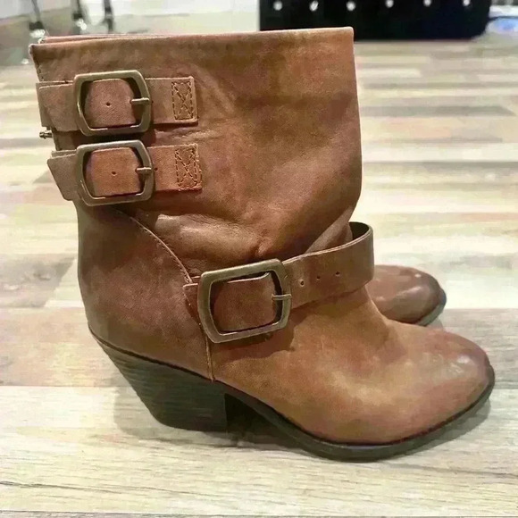 Lucky Brand Western Boot 8.5w Cognac Brown Leather "TOMMIE" Buckles Block Heel - Picture 2 of 7